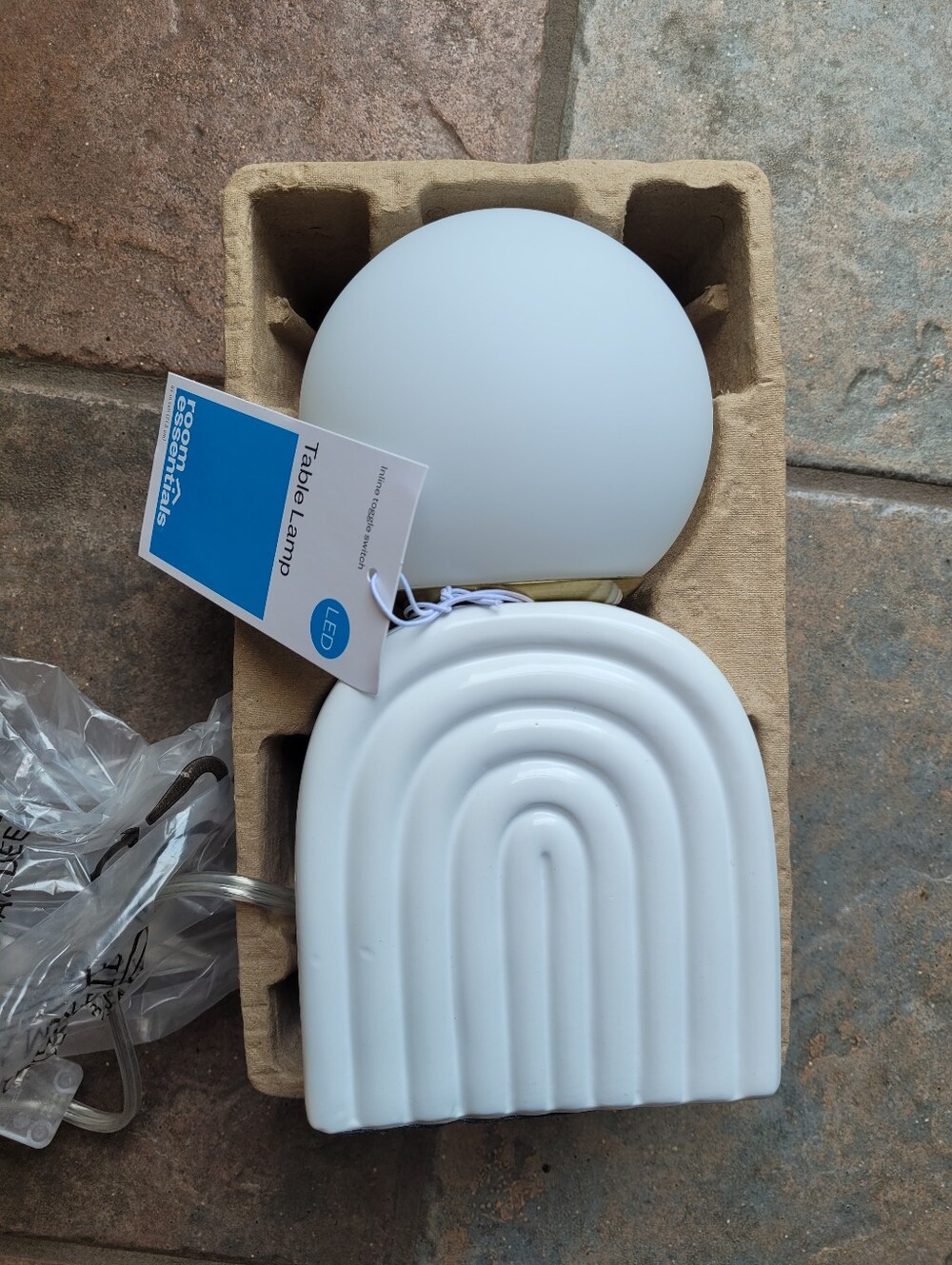 New! Set of 2 Room Essentials White Ceramic LED Frosted Globe Table Lamps